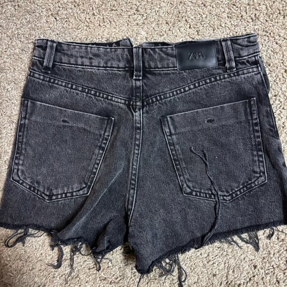 Zara Jean Shorts - Picture 2 of 2